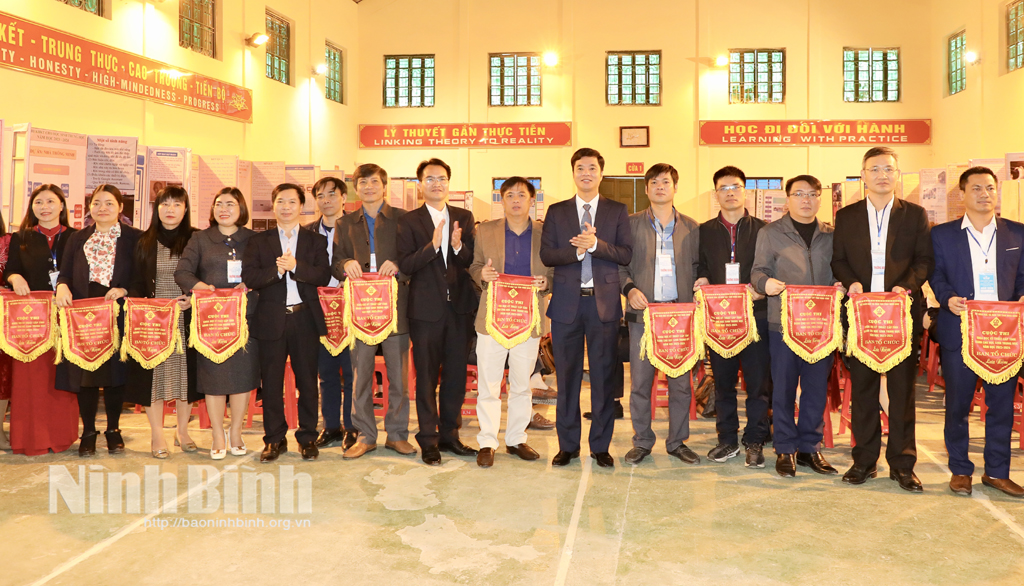 Khai mạc Cuộc thi Khoa học Kỹ thuật cấp tỉnh dành cho học sinh trung học, năm học 2023-2024