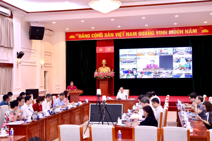 Thứ trưởng Thường trực Phạm Ngọc Thưởng chủ trì hội nghị triển khai phân cấp quản lý nhà nước về giáo dục khi thực hiện chính quyền địa phương hai cấp.