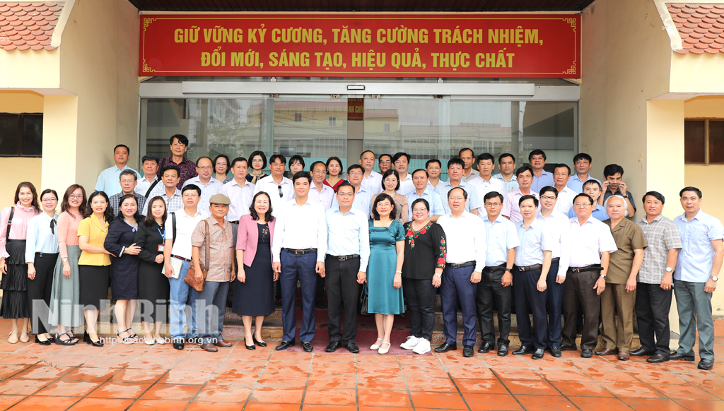 Đoàn công tác tỉnh Bạc Liêu thăm làm việc với Sở Giáo dục và Đào tạo Ninh Bình