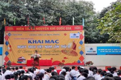 TRƯỜNG THCS LÊ HỒNG PHONG TỔ CHỨC HOẠT ĐỘNG NGOẠI KHÓA  KHAI MẠC NGÀY SÁCH VIỆT NAM  LẦN THỨ 8  VÀ  CHƯƠNG TRÌNH “ RUNG CHUÔNG VÀNG”.