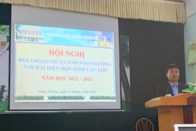 Lãnh đạo trường THPT Xuân Trường tổ chức hội nghị đối thoại với đại diện học sinh