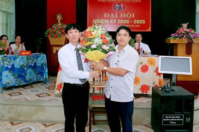 Đại hội Chi bộ trường THPT Xuân Trường